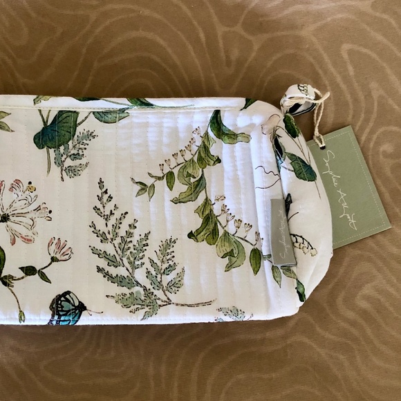 New Wild Floral Cotton Quilted Makeup Bag w/ Tassels - Picture 4 of 5